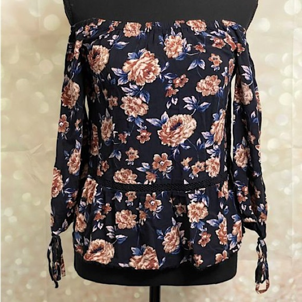 AMERICAN EAGLE‎ FLORAL OFF SHOULDER BLOUSE